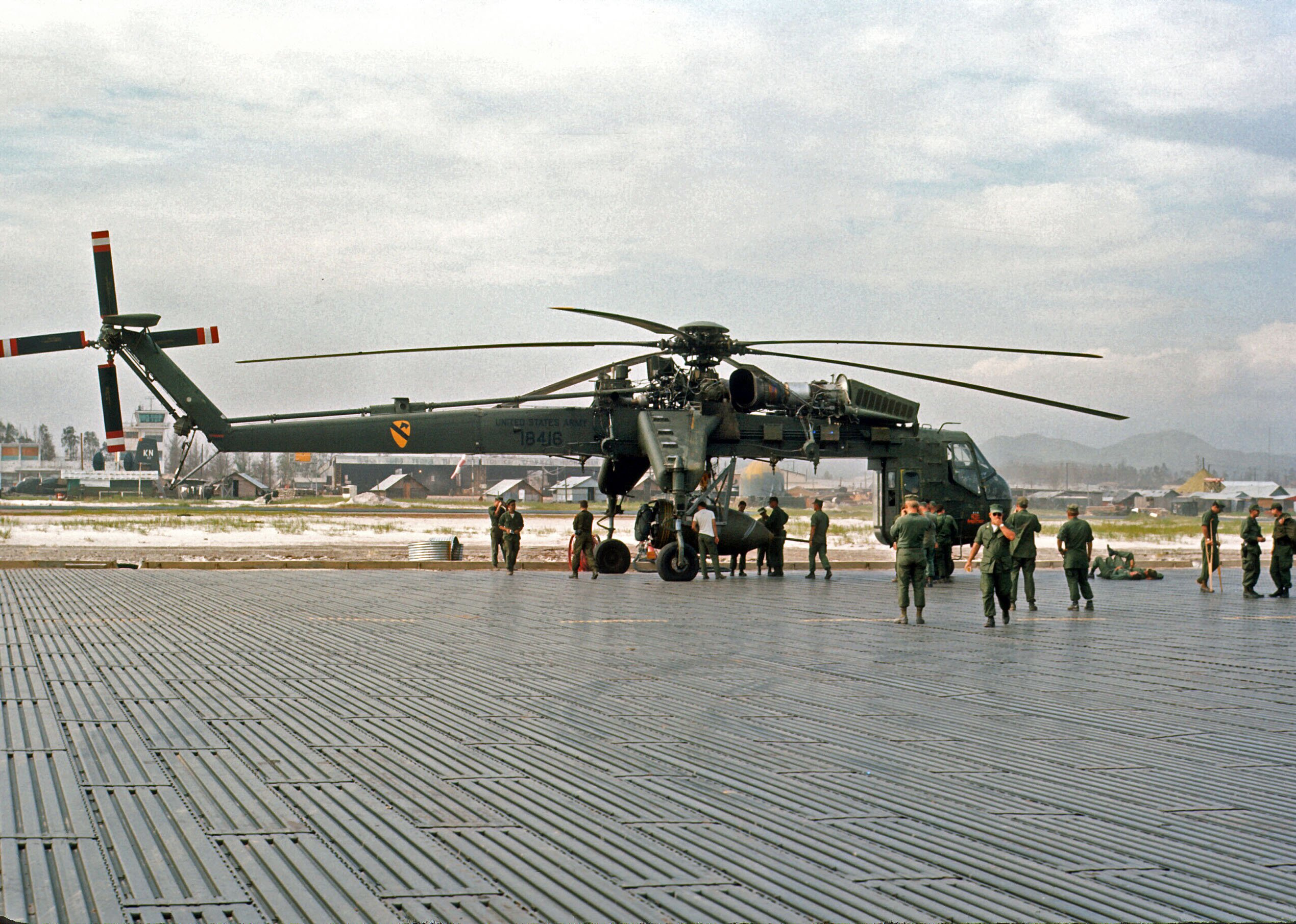 Воздушная рота. Sikorsky Ch-54 Tarhe Вьетнам. Ch 54 вертолет Вьетнам. SOKO HN-45m gama 2. Ch-54.